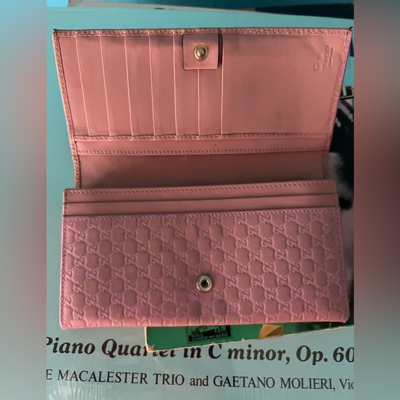 COPY - Gucci Pink Wallet - Picture 5 of 11